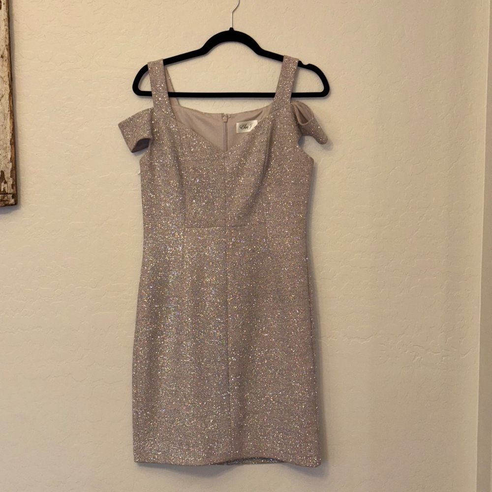 Eliza J Dress Size 8 Champagne Glitter Cold Shoulder Sheath Cocktail Party - Picture 12 of 17